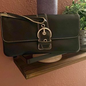 New York And Co wristlet